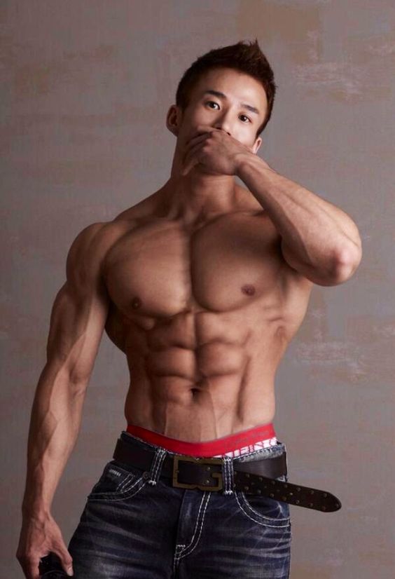 大胸筋がすごい胸板いろいろ