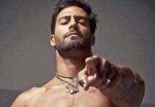 美しく割れた腹筋を持つ男性9選