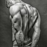 逆三角形に鍛えた背中が凄い!13人の背筋マン