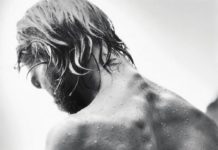 背中もイケメンな後ろ姿12選